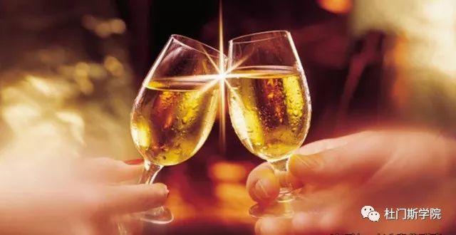 听说,春风最配美酒 听说,春风最配美酒