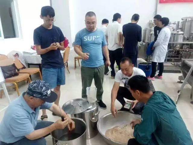 今年夏天,酿好一杯啤酒 今年夏天,酿好一杯啤酒