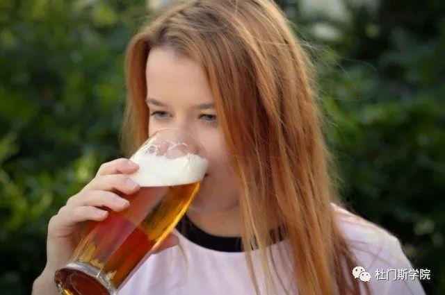 酒桌上品酒的这几种情况,你身上有吗? 酒桌上品酒的这几种情况,你身上有吗?