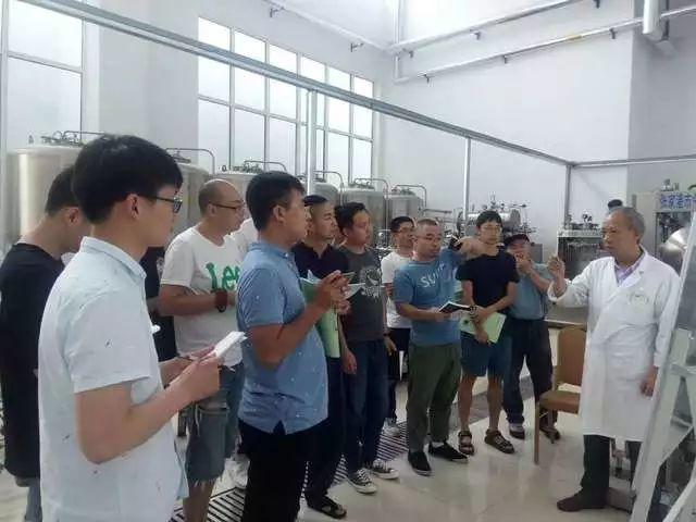 今年夏天,酿好一杯啤酒 今年夏天,酿好一杯啤酒