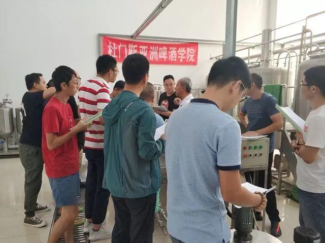 今年夏天,酿好一杯啤酒 今年夏天,酿好一杯啤酒