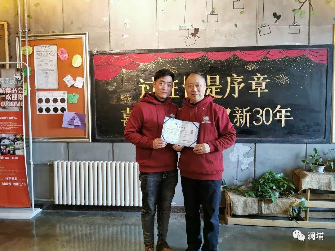 步履不停,酿造正当时。。。 步履不停,酿造正当时。。。