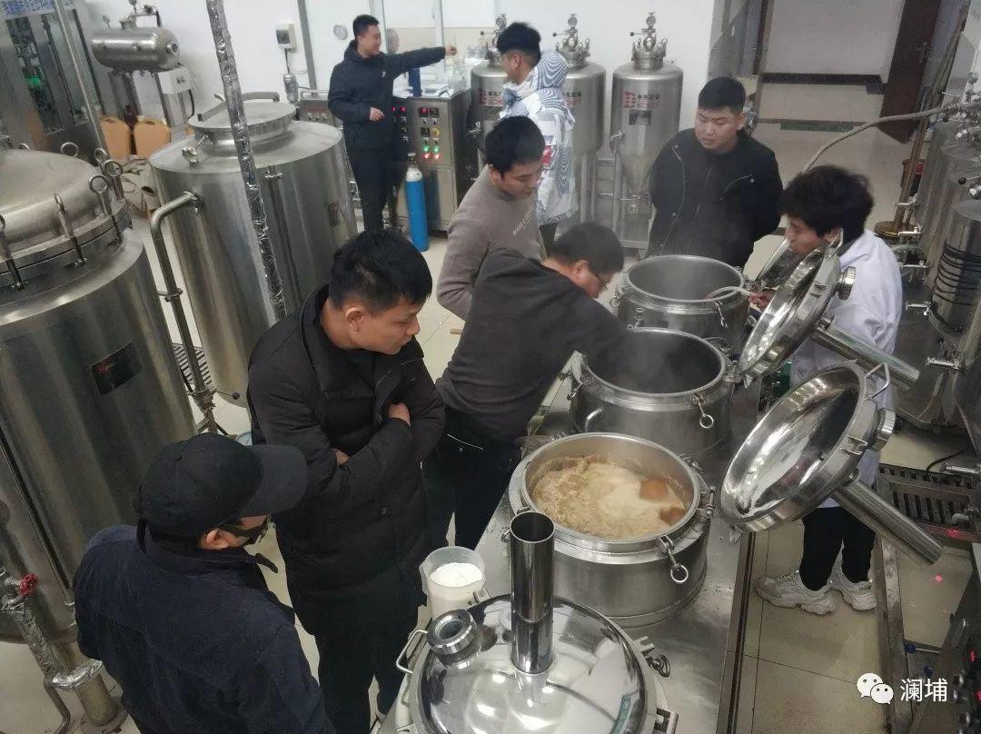 步履不停,酿造正当时。。。 步履不停,酿造正当时。。。